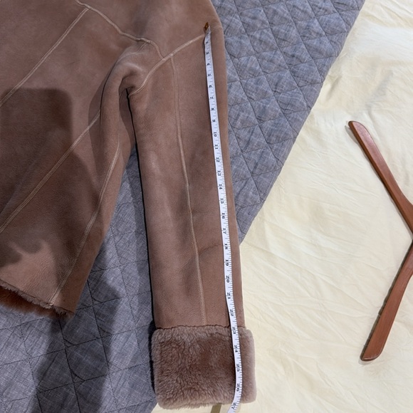 Reversible wool-trimmed Shearing Jacket - Picture 10 of 10